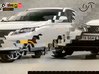 Lexus RX - 450h 4WD Luxury Line 300Pk Automaat (SCHUIFDAK, NAVIGATIE, 6 CILINDER, MEMORY SEATS, LEDER, STOELVERWARMING, CAMERA, KEYLESS, LED KOPLAMPEN, NIEUWSTAAT)