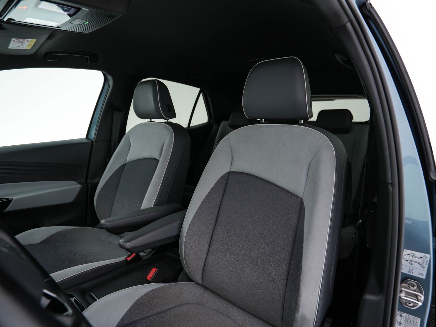 Volkswagen ID.3 Business 58 kWh [ 3-Fase-11kW ] {SOH-87%} (INCL-BTW)  *FULL-LED | AMBIENTLIGHT | KEYLESS | NAVI-FULLMAP | DAB | CARPLAY | CCS-FASTLOADER | CAMERA | HEATED-COMFORTSEATS | DAB+ | DIGI-COCKPIT | ECC | PRIVACYGLASS | PDC | 18''ALU*