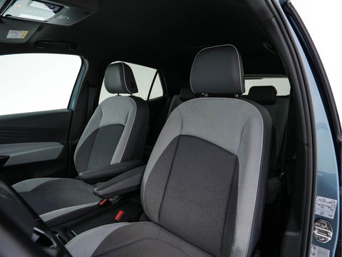 Volkswagen ID.3 Business 58 kWh [ 3-Fase-11kW ] {SOH-87%} (INCL-BTW)  *FULL-LED | AMBIENTLIGHT | KEYLESS | NAVI-FULLMAP | DAB | CARPLAY | CCS-FASTLOADER | CAMERA | HEATED-COMFORTSEATS | DAB+ | DIGI-COCKPIT | ECC | PRIVACYGLASS | PDC | 18''ALU*