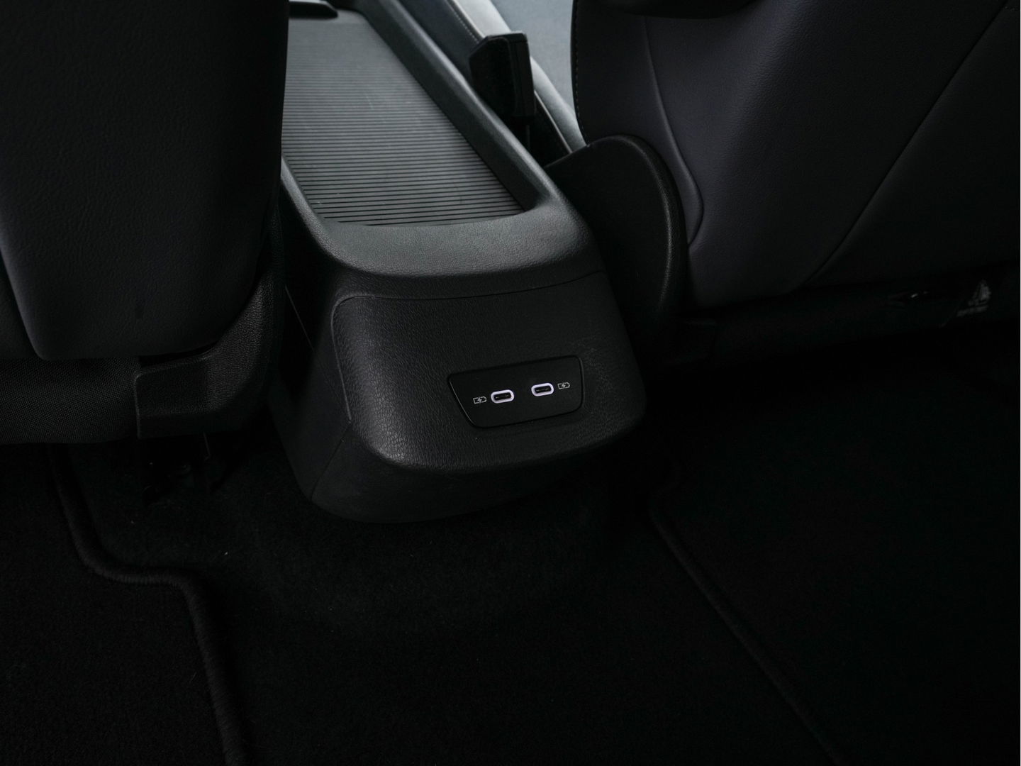 Volkswagen ID.3 Business 58 kWh [ 3-Fase-11kW ] {SOH-87%} (INCL-BTW)  *FULL-LED | AMBIENTLIGHT | KEYLESS | NAVI-FULLMAP | DAB | CARPLAY | CCS-FASTLOADER | CAMERA | HEATED-COMFORTSEATS | DAB+ | DIGI-COCKPIT | ECC | PRIVACYGLASS | PDC | 18''ALU*