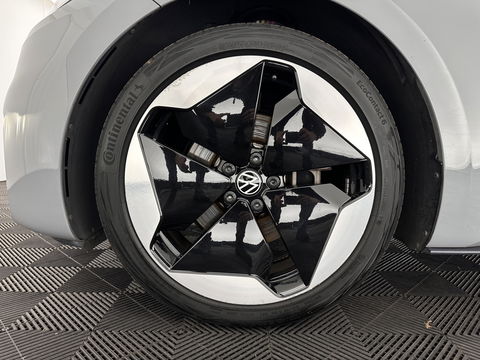 Volkswagen ID.3 First Max 58 kWh [ 3-Fase-11kW ] {SOH-92%} (INCL-BTW) *PANO | HEAD-UP | ADAPTIVE-CRUISE | FULL-LED | BLINDSPOT | CAMERA | KEYLESS | MICROFIBRE | AMBIENTLIGHT | NAVI-FULLMAP | DAB+ | ECC | HEATED-SPORTSEATS | DIGI-COCKPIT | 20"ALU*