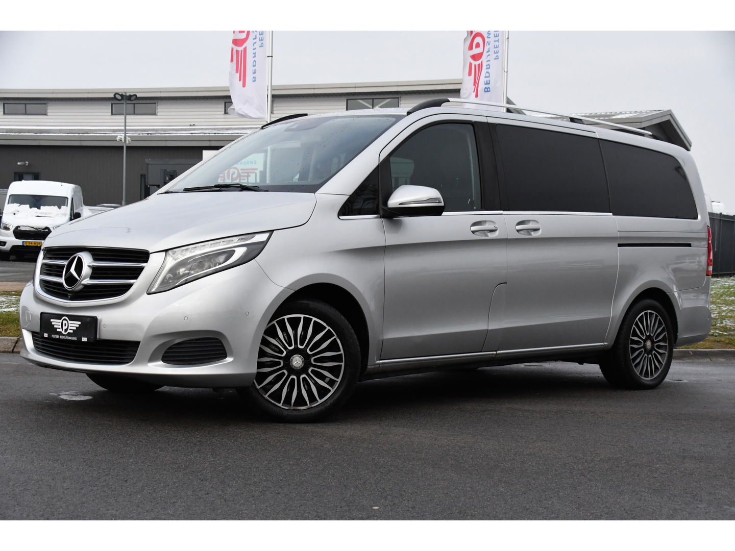 Mercedes-Benz V-Klasse 250d Lang DC Avantgarde Edition Full options! Cruise, 360 Camera, 2 x Electrische deur, Leder, Stoelverwarming, Trekhaak, LED, 190pk, Uniek!