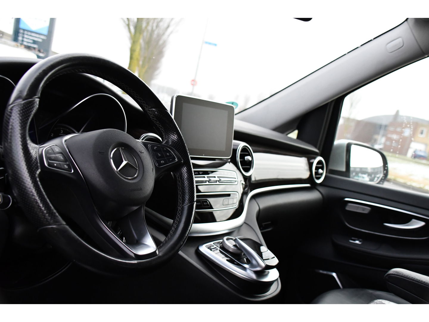 Mercedes-Benz V-Klasse 250d Lang DC Avantgarde Edition Full options! Cruise, 360 Camera, 2 x Electrische deur, Leder, Stoelverwarming, Trekhaak, LED, 190pk, Uniek!