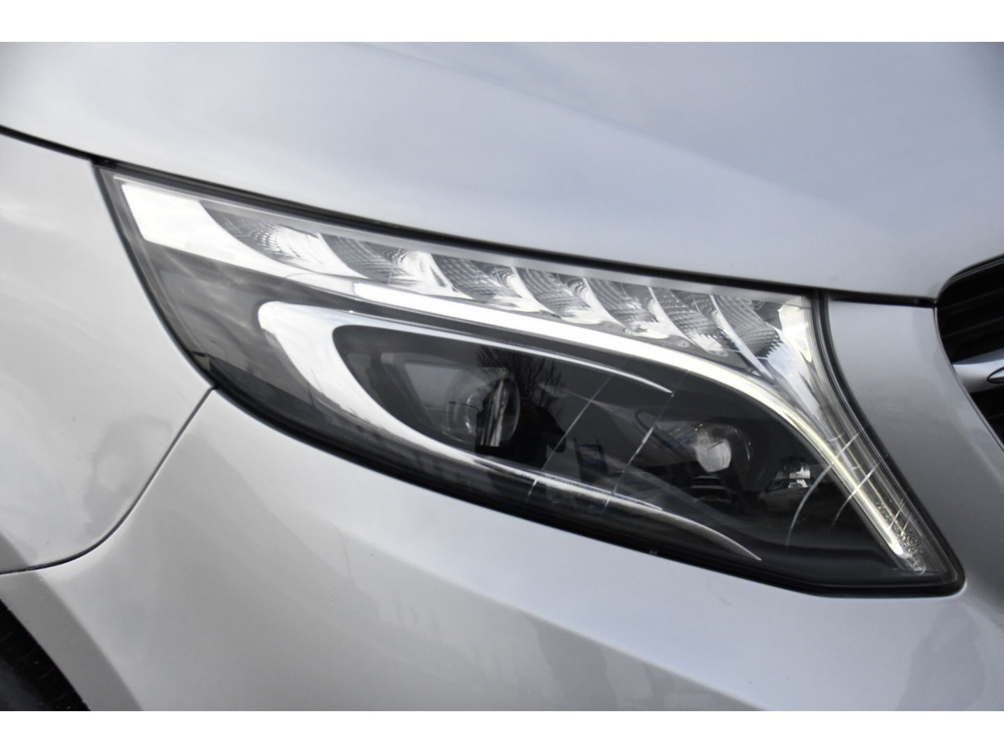 Mercedes-Benz V-Klasse 250d Lang DC Avantgarde Edition Full options! Cruise, 360 Camera, 2 x Electrische deur, Leder, Stoelverwarming, Trekhaak, LED, 190pk, Uniek!