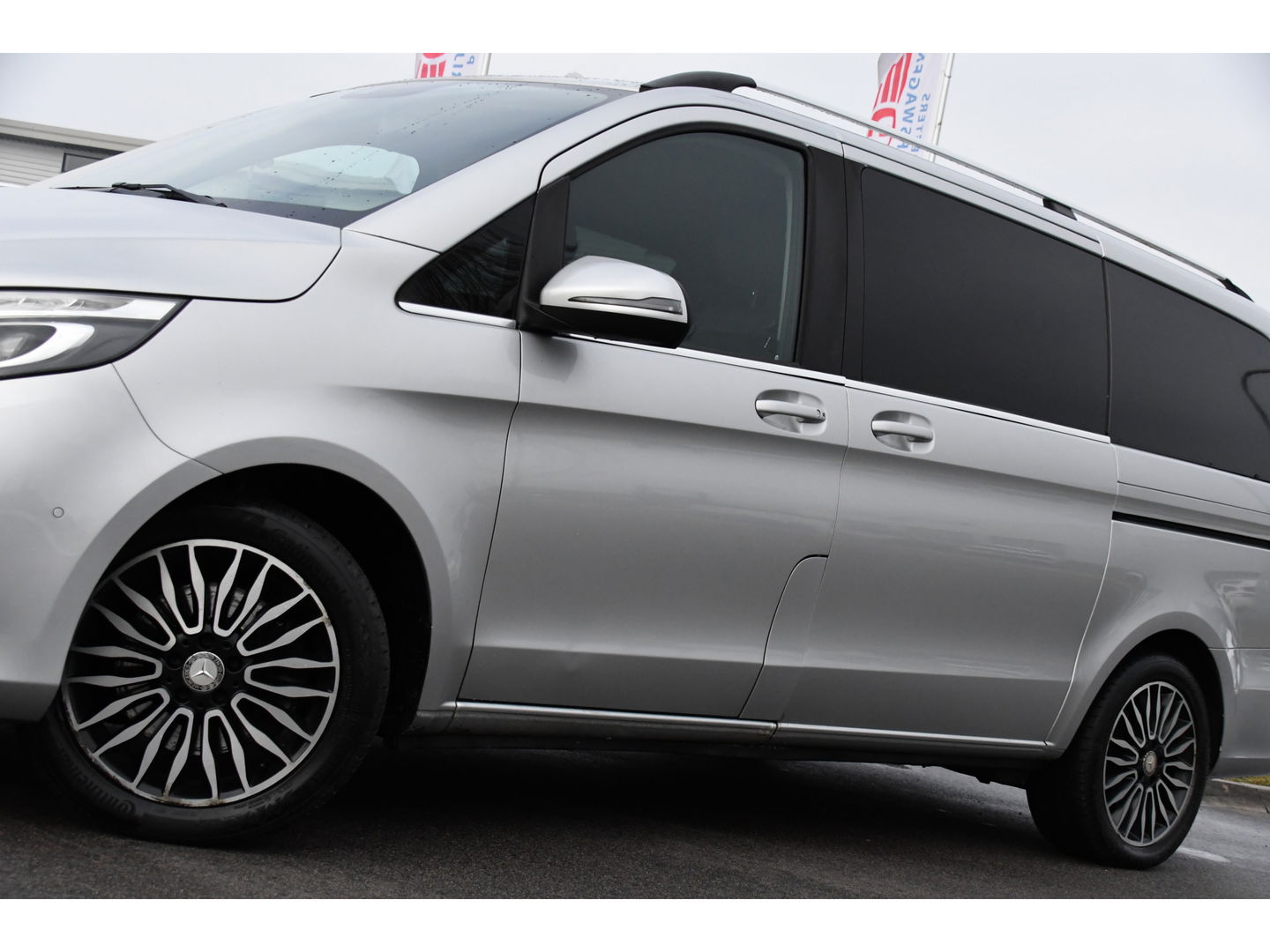 Mercedes-Benz V-Klasse 250d Lang DC Avantgarde Edition Full options! Cruise, 360 Camera, 2 x Electrische deur, Leder, Stoelverwarming, Trekhaak, LED, 190pk, Uniek!