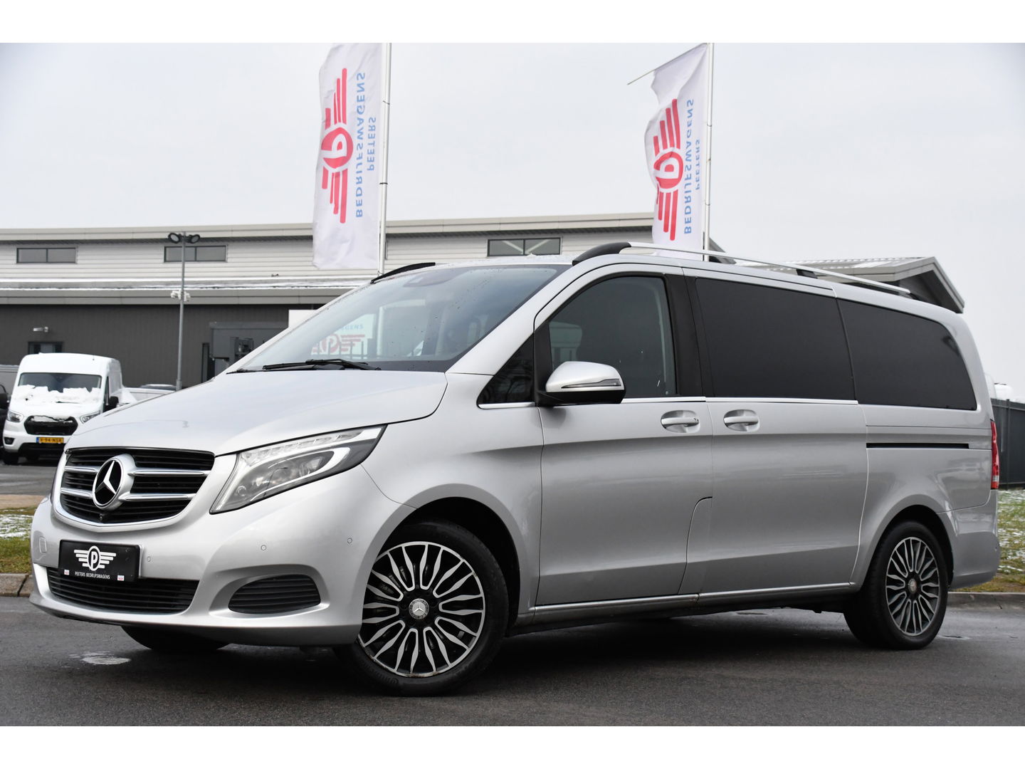 Mercedes-Benz V-Klasse 250d Lang DC Avantgarde Edition Full options! Cruise, 360 Camera, 2 x Electrische deur, Leder, Stoelverwarming, Trekhaak, LED, 190pk, Uniek!
