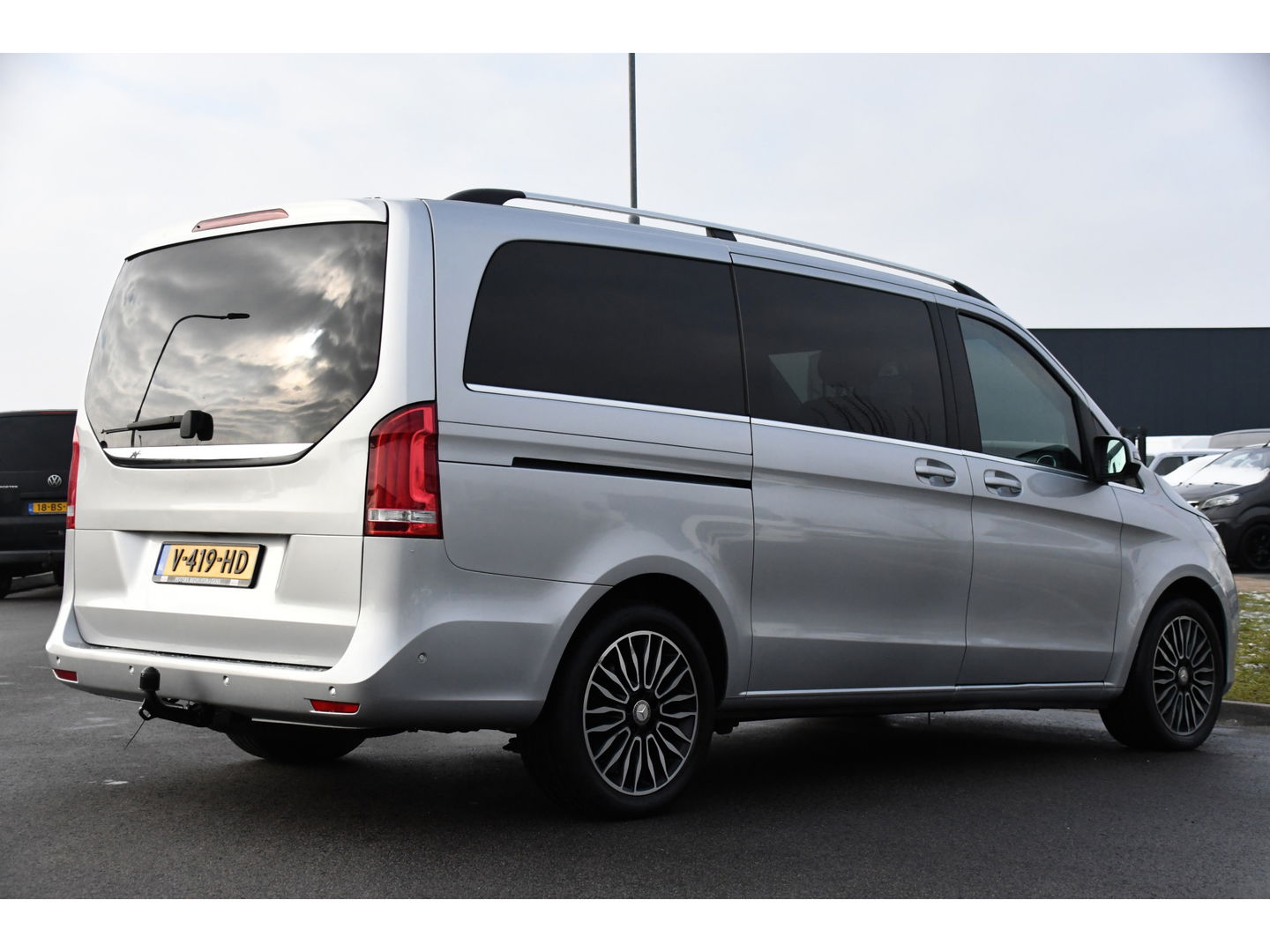 Mercedes-Benz V-Klasse 250d Lang DC Avantgarde Edition Full options! Cruise, 360 Camera, 2 x Electrische deur, Leder, Stoelverwarming, Trekhaak, LED, 190pk, Uniek!