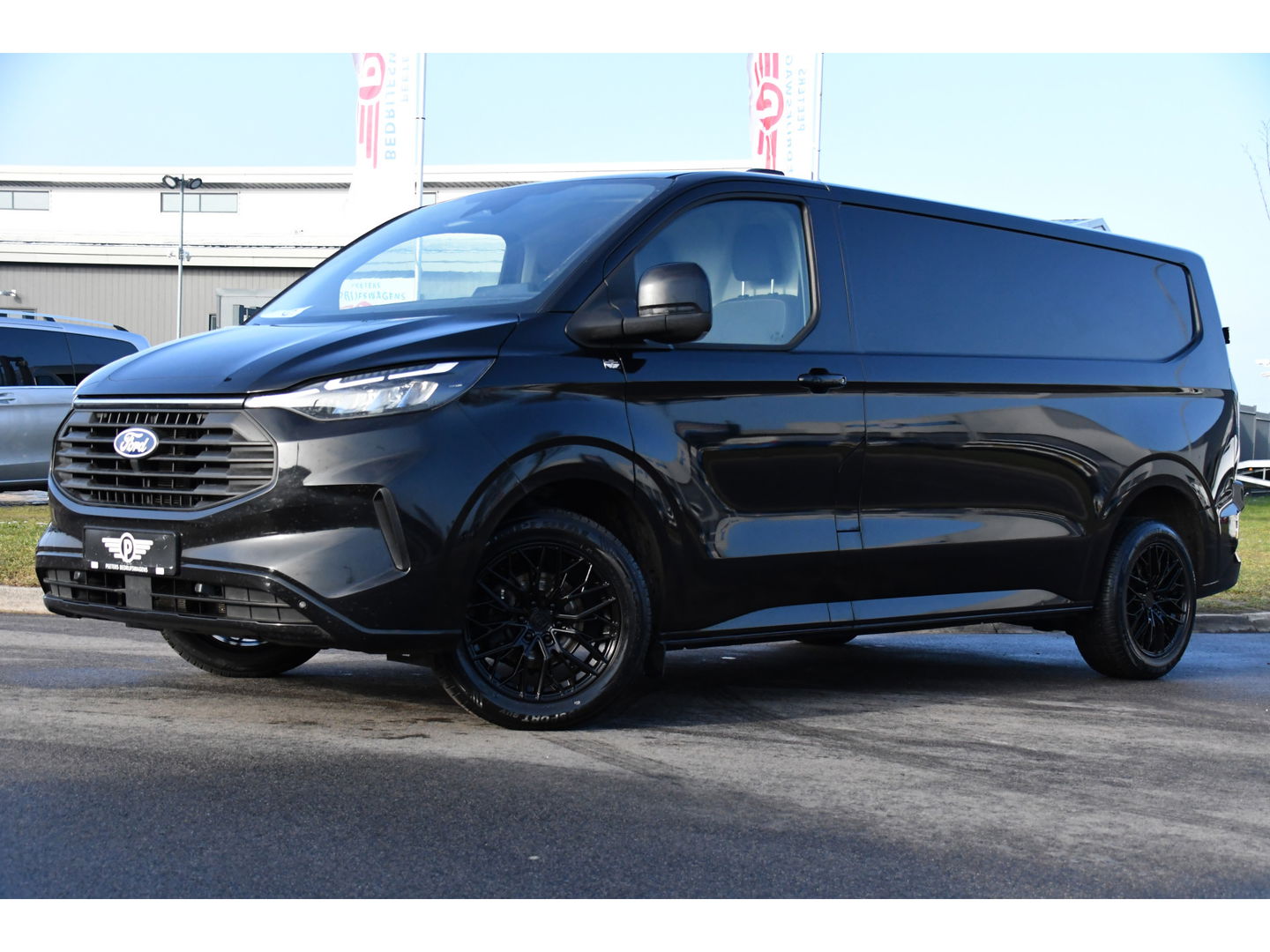 Ford Transit Custom 300 2.0 TDCI L2H1 Limited Black Edition Cruise, Camera, Carplay, 170pk, Stoelverwarming, Trekhaak, Multimedia, LED, Uniek!