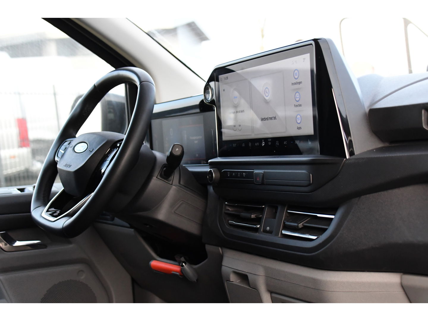 Ford Transit Custom 300 2.0 TDCI L2H1 Limited Black Edition Cruise, Camera, Carplay, 170pk, Stoelverwarming, Trekhaak, Multimedia, LED, Uniek!