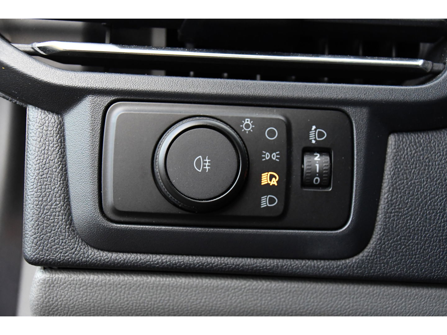 Ford Transit Custom 300 2.0 TDCI L2H1 Limited Black Edition Cruise, Camera, Carplay, 170pk, Stoelverwarming, Trekhaak, Multimedia, LED, Uniek!