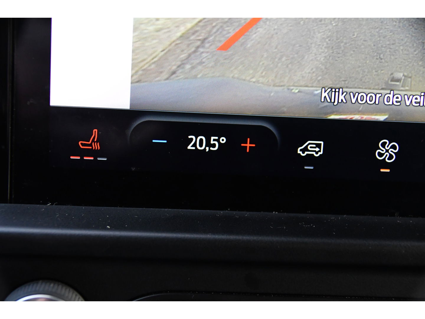 Ford Transit Custom 300 2.0 TDCI L2H1 Limited Black Edition Cruise, Camera, Carplay, 170pk, Stoelverwarming, Trekhaak, Multimedia, LED, Uniek!