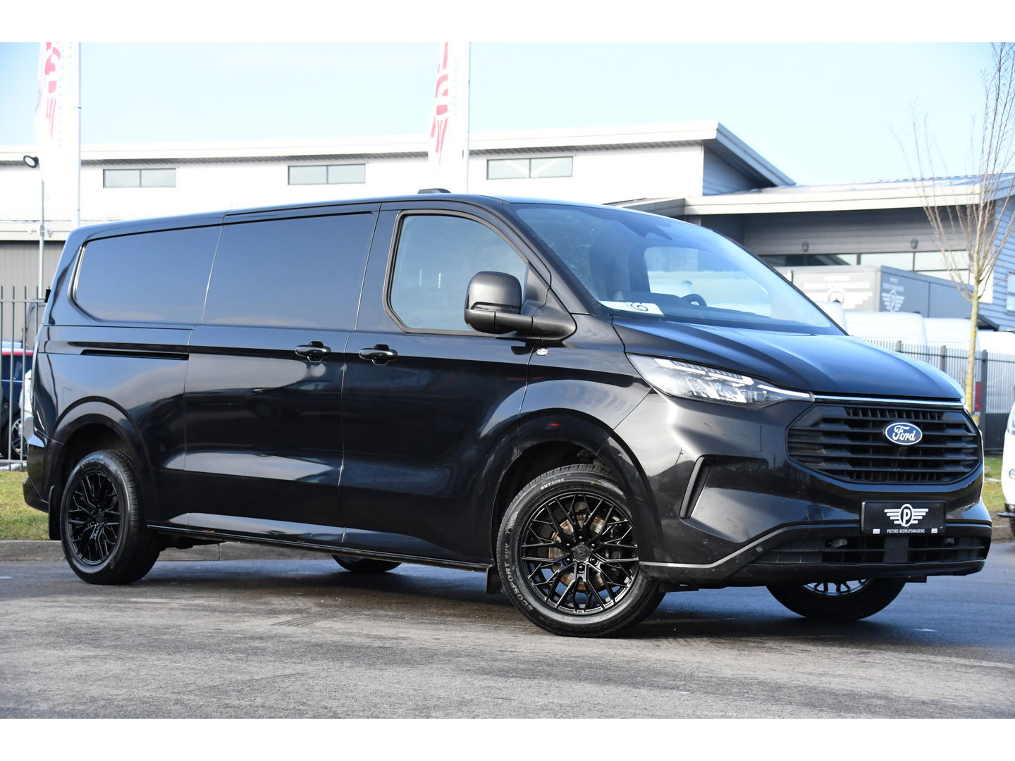 Ford Transit Custom 300 2.0 TDCI L2H1 Limited Black Edition Cruise, Camera, Carplay, 170pk, Stoelverwarming, Trekhaak, Multimedia, LED, Uniek!