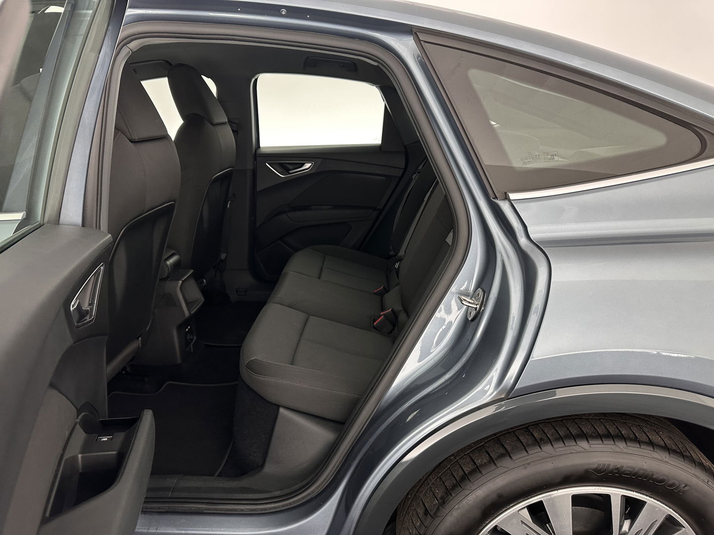 Audi Q4 e-tron 35 Advanced Sportback Edition 55 kWh {SOH-88%} (INCL-BTW) Aut.*NAVI-FULLMAP | MATRIX-LED | KEYLESS | CAMERA | AUDI-SOUND |  DIGI-COCKPIT | DAB | AMBIENTLIGHT | HEATED-SPORTSEATS | PRIVACYGLASS | CRUISE | 19''ALU*