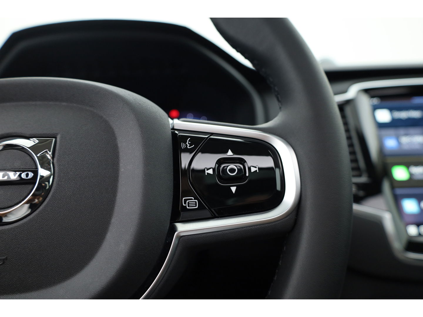 Volvo XC90 2.0 T8 Recharge AWD Ultra Bright | Luchtvering | Bowers & Wilkins | Trekhaak | Head-up | 360 camera |