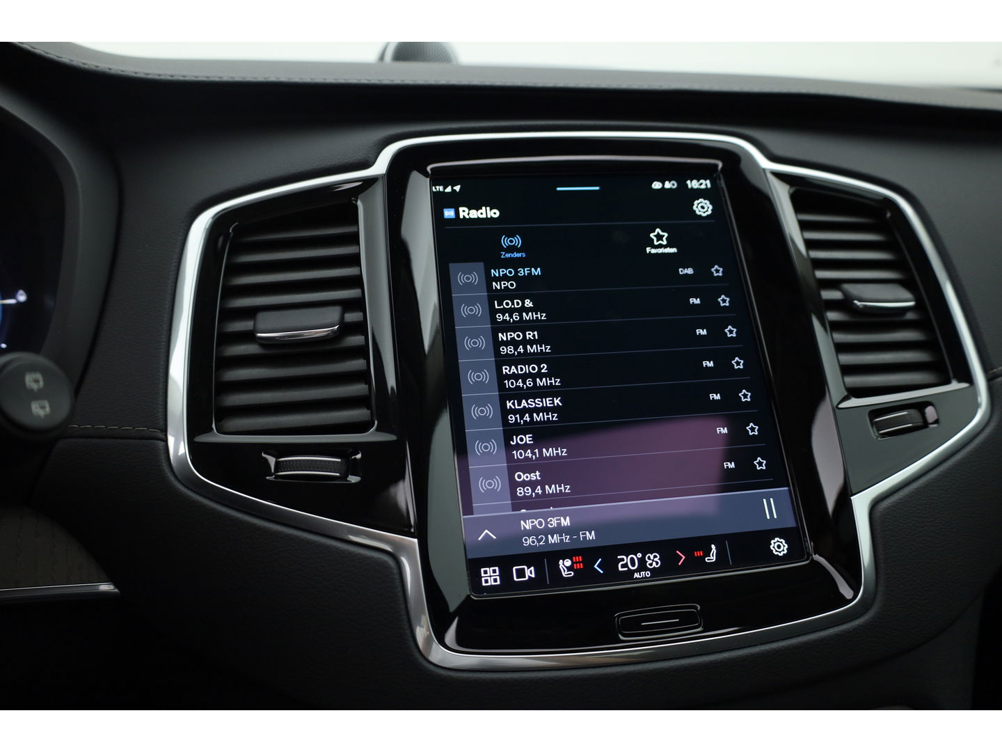 Volvo XC90 2.0 T8 Recharge AWD Ultra Bright | Luchtvering | Bowers & Wilkins | Trekhaak | Head-up | 360 camera |