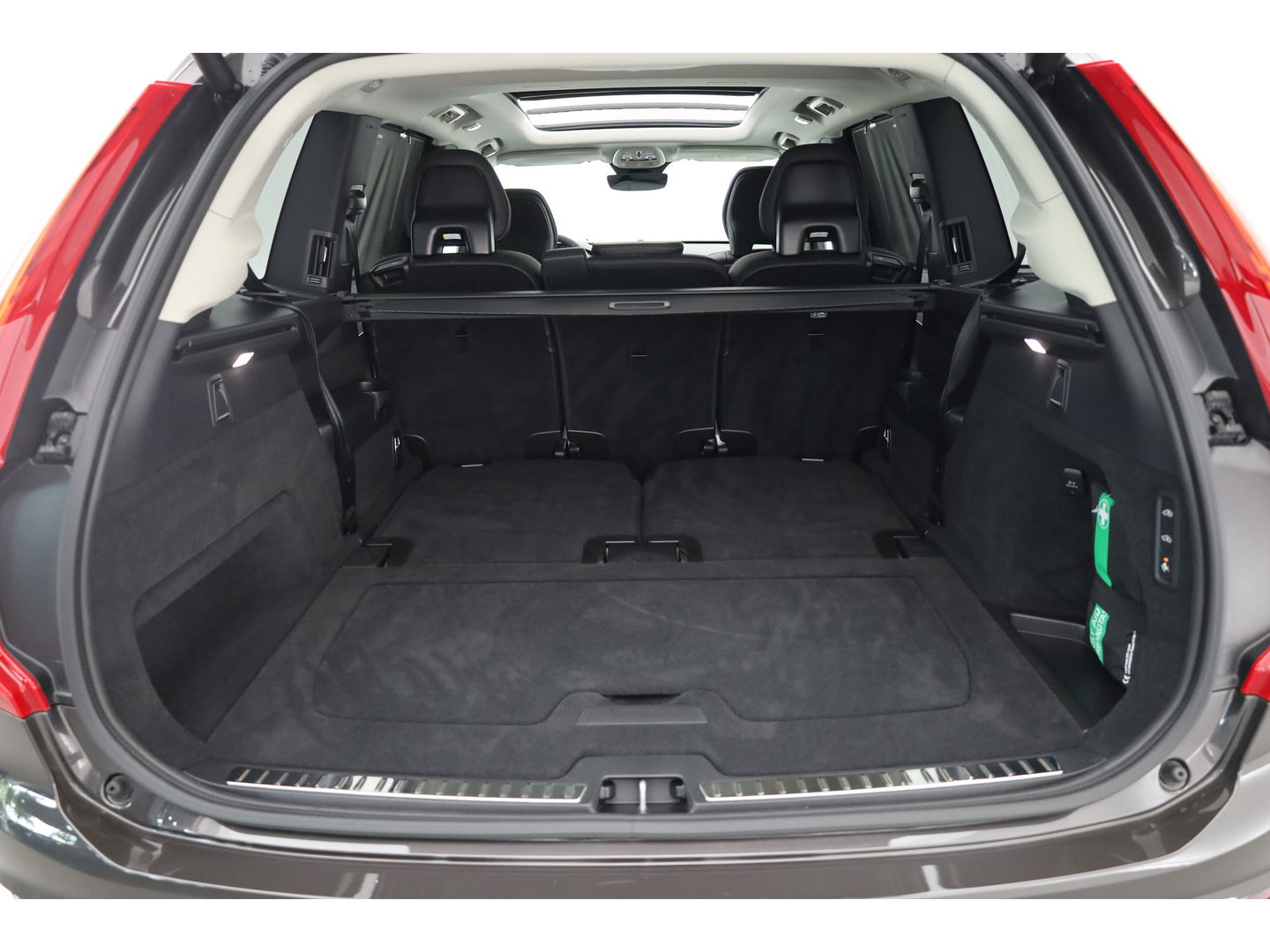 Volvo XC90 2.0 T8 Recharge AWD Ultra Bright | Luchtvering | Bowers & Wilkins | Trekhaak | Head-up | 360 camera |