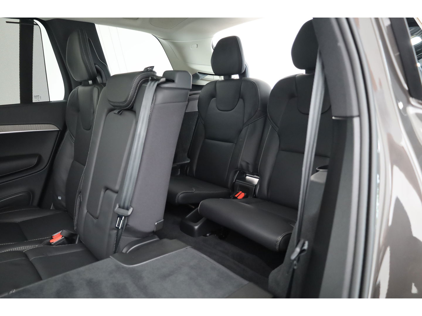 Volvo XC90 2.0 T8 Recharge AWD Ultra Bright | Luchtvering | Bowers & Wilkins | Trekhaak | Head-up | 360 camera |