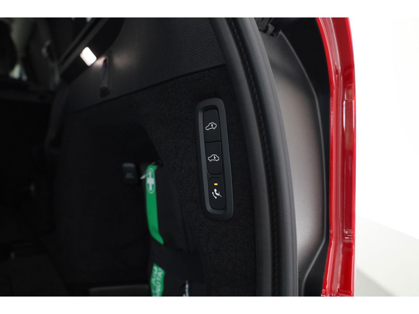 Volvo XC90 2.0 T8 Recharge AWD Ultra Bright | Luchtvering | Bowers & Wilkins | Trekhaak | Head-up | 360 camera |