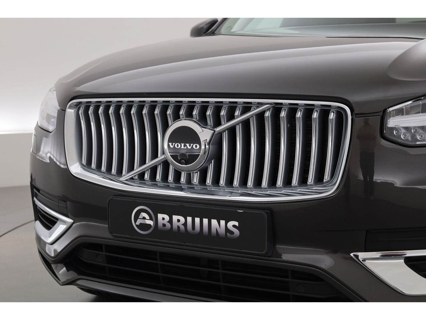 Volvo XC90 2.0 T8 Recharge AWD Ultra Bright | Luchtvering | Bowers & Wilkins | Trekhaak | Head-up | 360 camera |