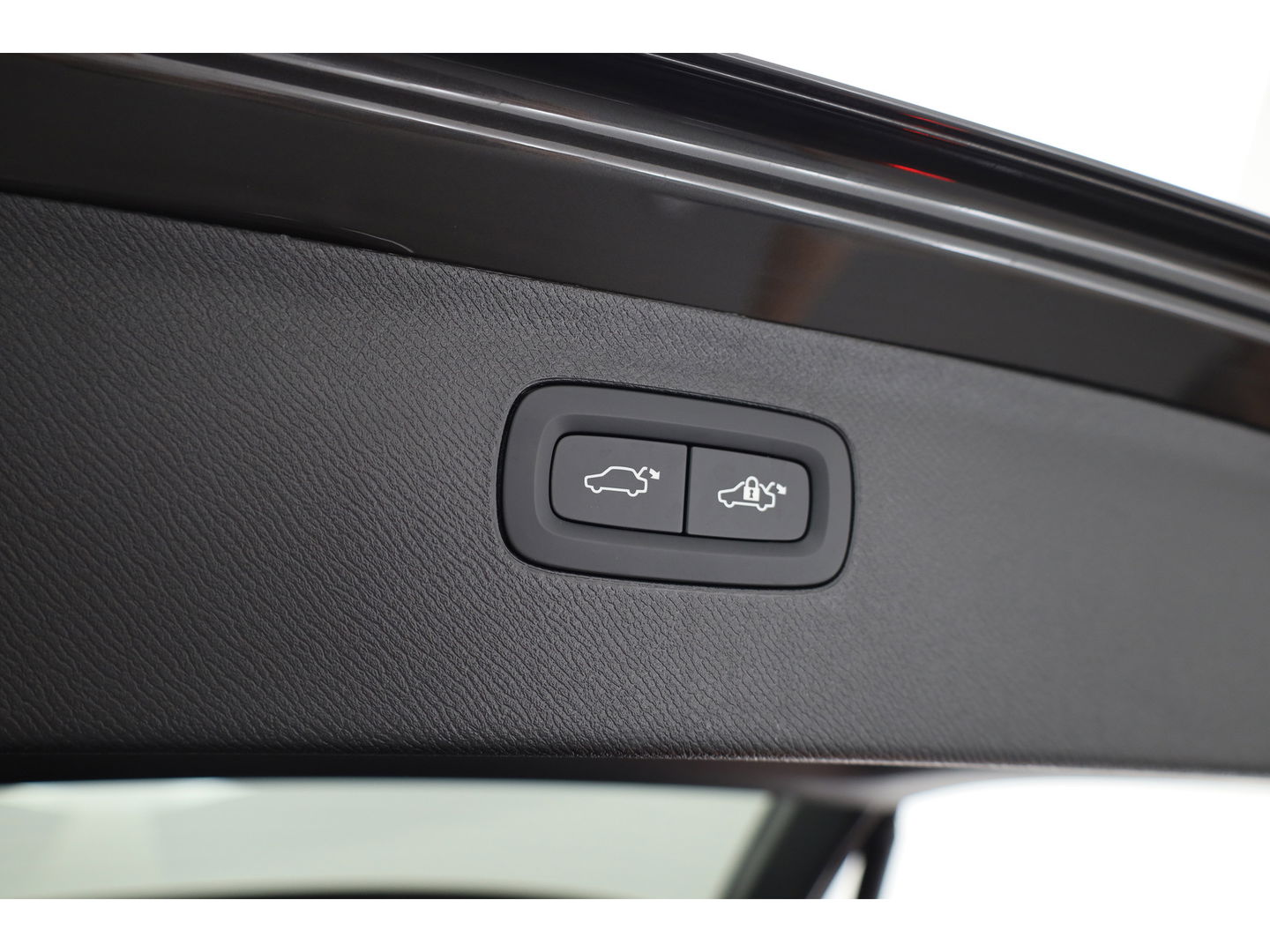 Volvo XC90 2.0 T8 Recharge AWD Ultra Bright | Luchtvering | Bowers & Wilkins | Trekhaak | Head-up | 360 camera |