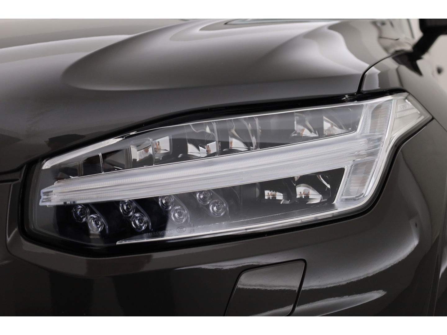 Volvo XC90 2.0 T8 Recharge AWD Ultra Bright | Luchtvering | Bowers & Wilkins | Trekhaak | Head-up | 360 camera |