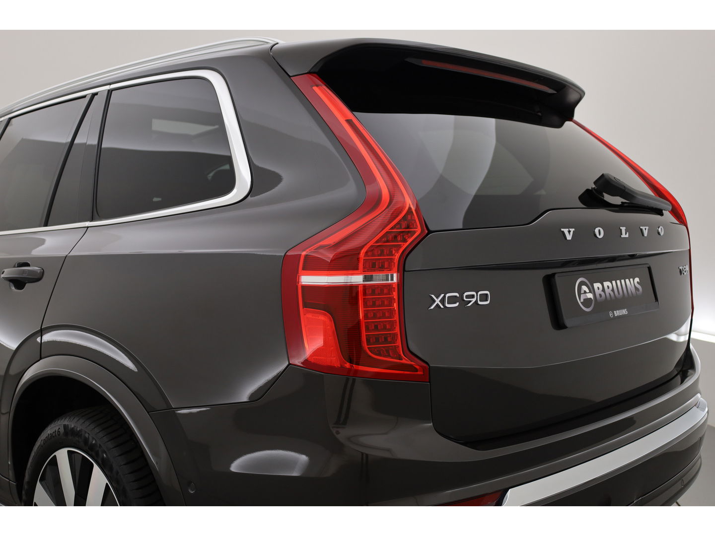 Volvo XC90 2.0 T8 Recharge AWD Ultra Bright | Luchtvering | Bowers & Wilkins | Trekhaak | Head-up | 360 camera |
