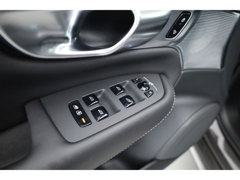 Volvo XC90 2.0 T8 Recharge AWD Ultra Bright | Luchtvering | Bowers & Wilkins | Trekhaak | Head-up | 360 camera |