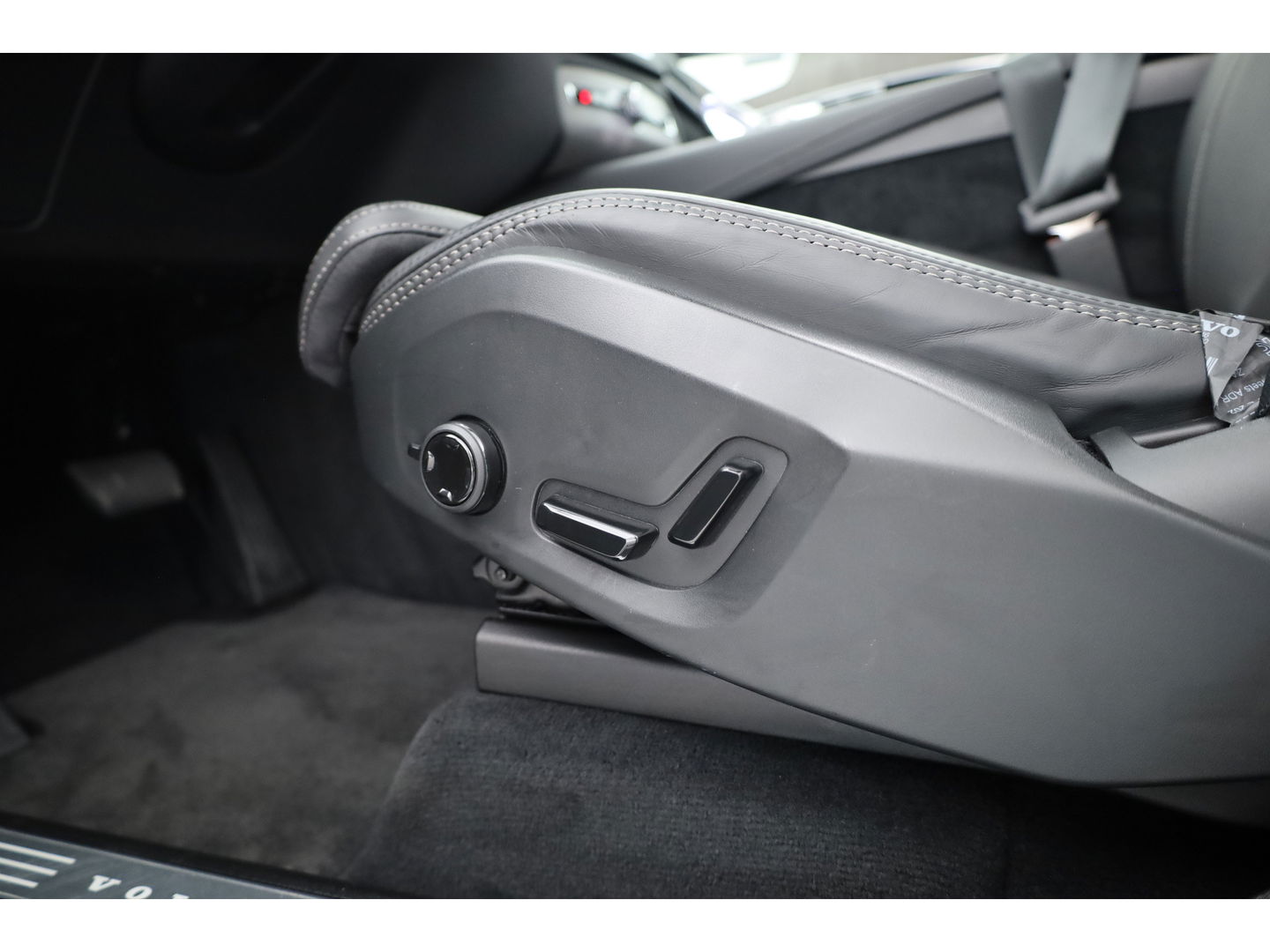 Volvo XC90 2.0 T8 Recharge AWD Ultra Bright | Luchtvering | Bowers & Wilkins | Trekhaak | Head-up | 360 camera |