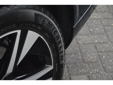 Volvo XC90 T8 Ultimate Dark LONG RANGE | Luchtvering | Trekhaak | Ventilatie Stoelen | Panoramadak | 360° Camera | Harman/Kardon