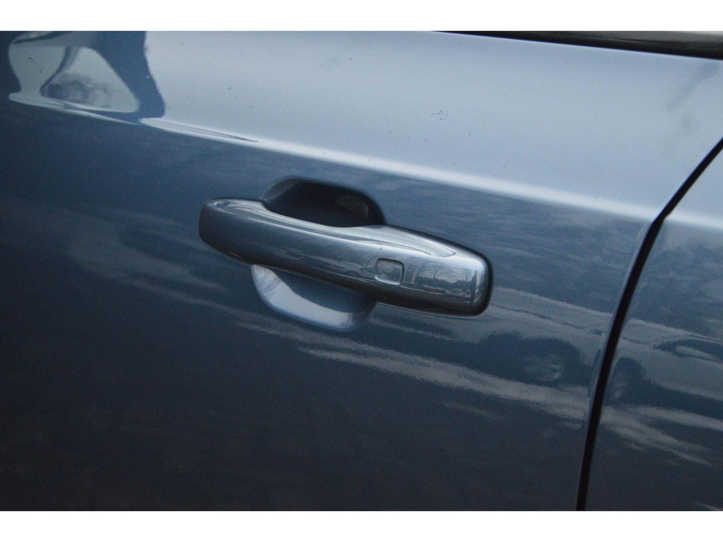 Volvo XC90 T8 Ultimate Dark LONG RANGE | Luchtvering | Trekhaak | Ventilatie Stoelen | Panoramadak | 360° Camera | Harman/Kardon