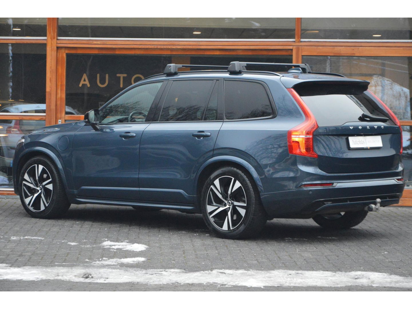 Volvo XC90 T8 Ultimate Dark LONG RANGE | Luchtvering | Trekhaak | Ventilatie Stoelen | Panoramadak | 360° Camera | Harman/Kardon