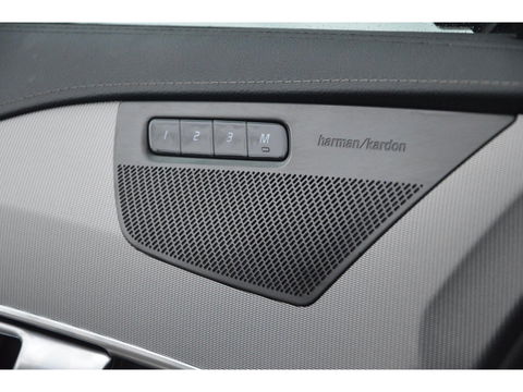 Volvo XC90 T8 Ultimate Dark LONG RANGE | Luchtvering | Trekhaak | Ventilatie Stoelen | Panoramadak | 360° Camera | Harman/Kardon
