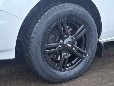 Ford Transit Custom 300L 2.0TD130Pk/96Kw mHEV M6 Ambiente AIRCO / CRUISE CONTROLE / TREKHAAK / EURO 6 / 3 ZITS