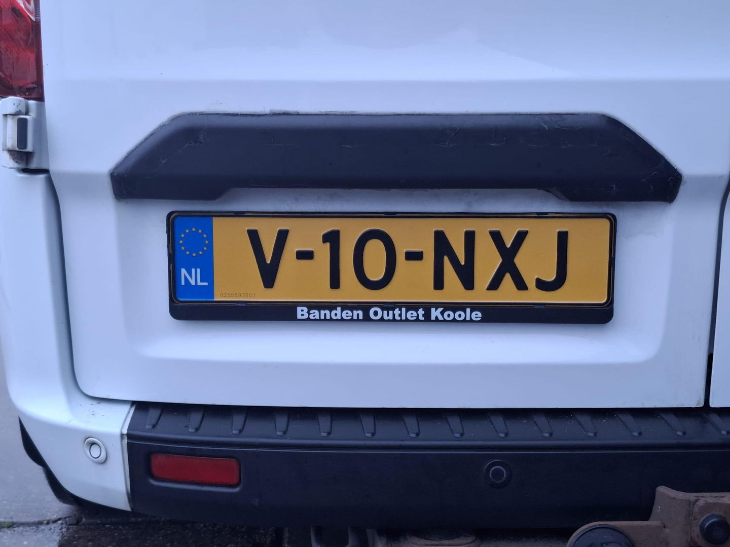 Ford Transit Custom 300L 2.0TD130Pk/96Kw mHEV M6 Ambiente AIRCO / CRUISE CONTROLE / TREKHAAK / EURO 6 / 3 ZITS