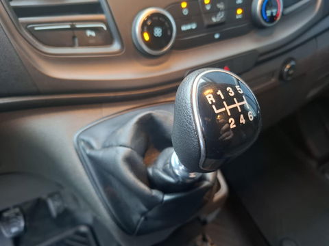 Ford Transit Custom 300L 2.0TD130Pk/96Kw mHEV M6 Ambiente AIRCO / CRUISE CONTROLE / TREKHAAK / EURO 6 / 3 ZITS