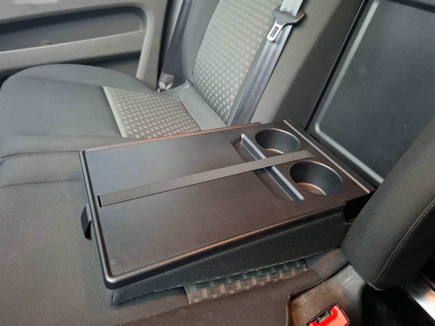 Ford Transit Custom 300L 2.0TD130Pk/96Kw mHEV M6 Ambiente AIRCO / CRUISE CONTROLE / TREKHAAK / EURO 6 / 3 ZITS