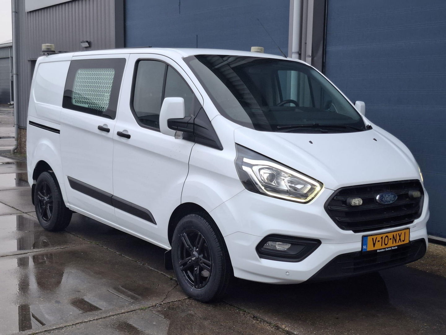 Ford Transit Custom 300L 2.0TD130Pk/96Kw mHEV M6 Ambiente AIRCO / CRUISE CONTROLE / TREKHAAK / EURO 6 / 3 ZITS