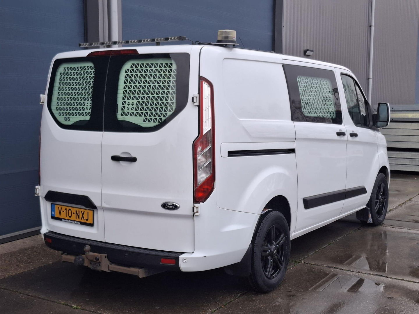 Ford Transit Custom 300L 2.0TD130Pk/96Kw mHEV M6 Ambiente AIRCO / CRUISE CONTROLE / TREKHAAK / EURO 6 / 3 ZITS