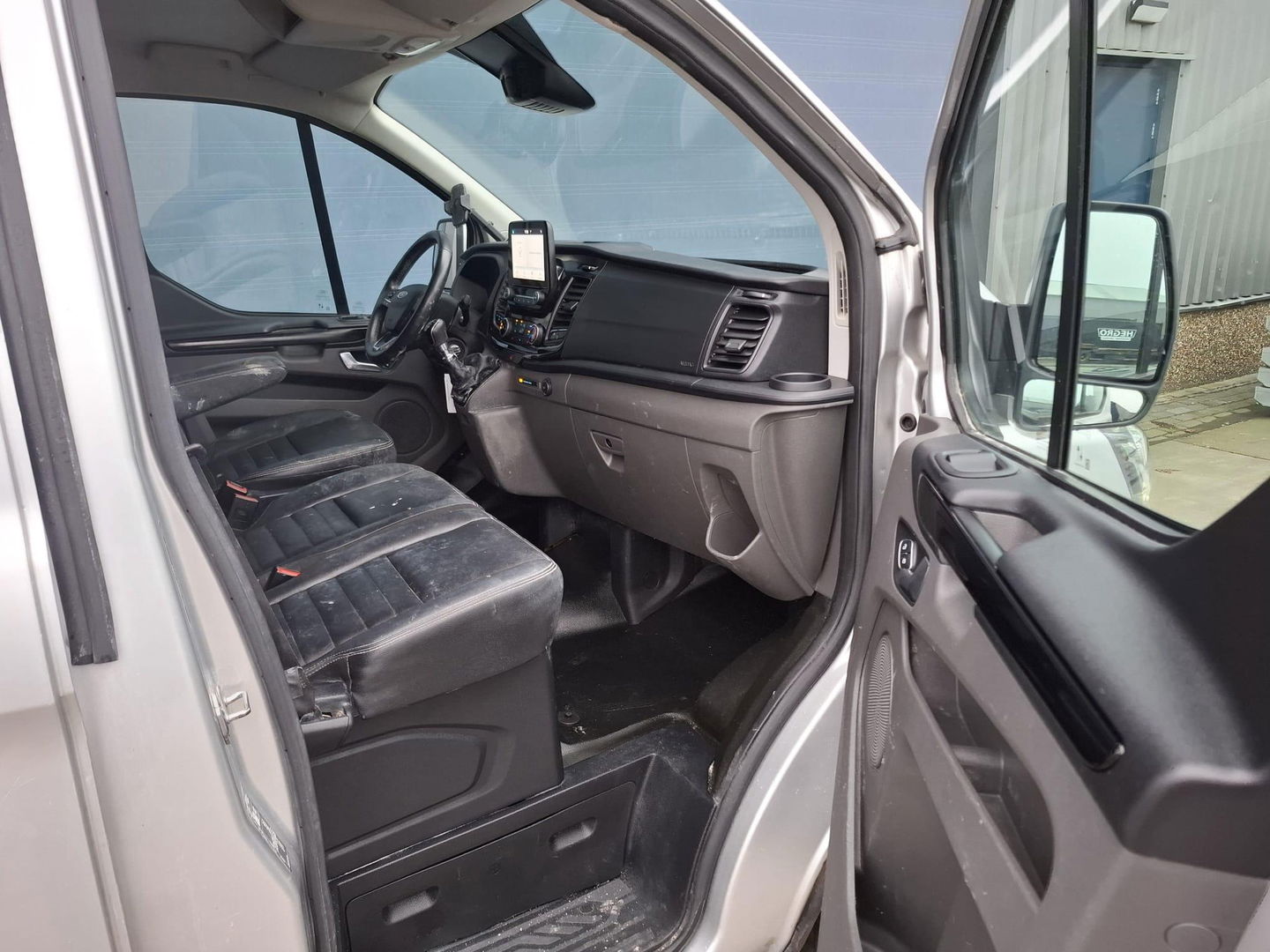 Ford Transit Custom 340 2.0 TDCI L1H1 Trend TRAIL UITVOERING / LED / CRUISE CONTROLE / CARPLAY / TREKHAAK / LEER