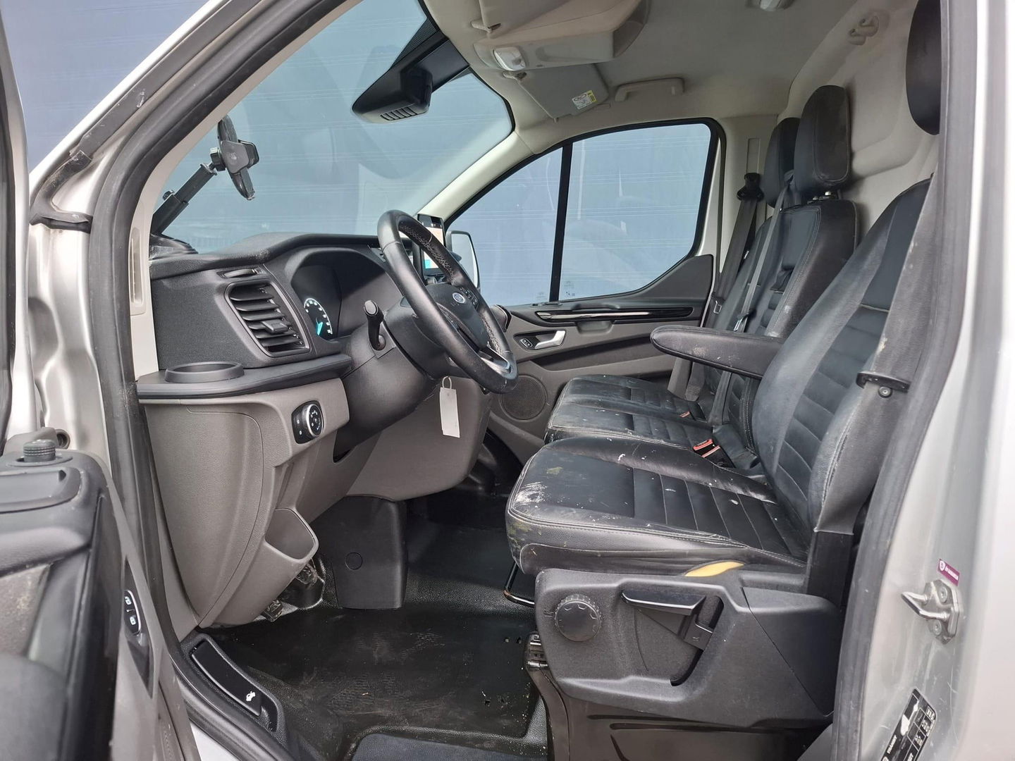 Ford Transit Custom 340 2.0 TDCI L1H1 Trend TRAIL UITVOERING / LED / CRUISE CONTROLE / CARPLAY / TREKHAAK / LEER