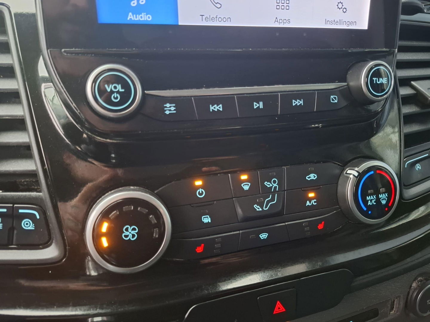 Ford Transit Custom 340 2.0 TDCI L1H1 Trend TRAIL UITVOERING / LED / CRUISE CONTROLE / CARPLAY / TREKHAAK / LEER