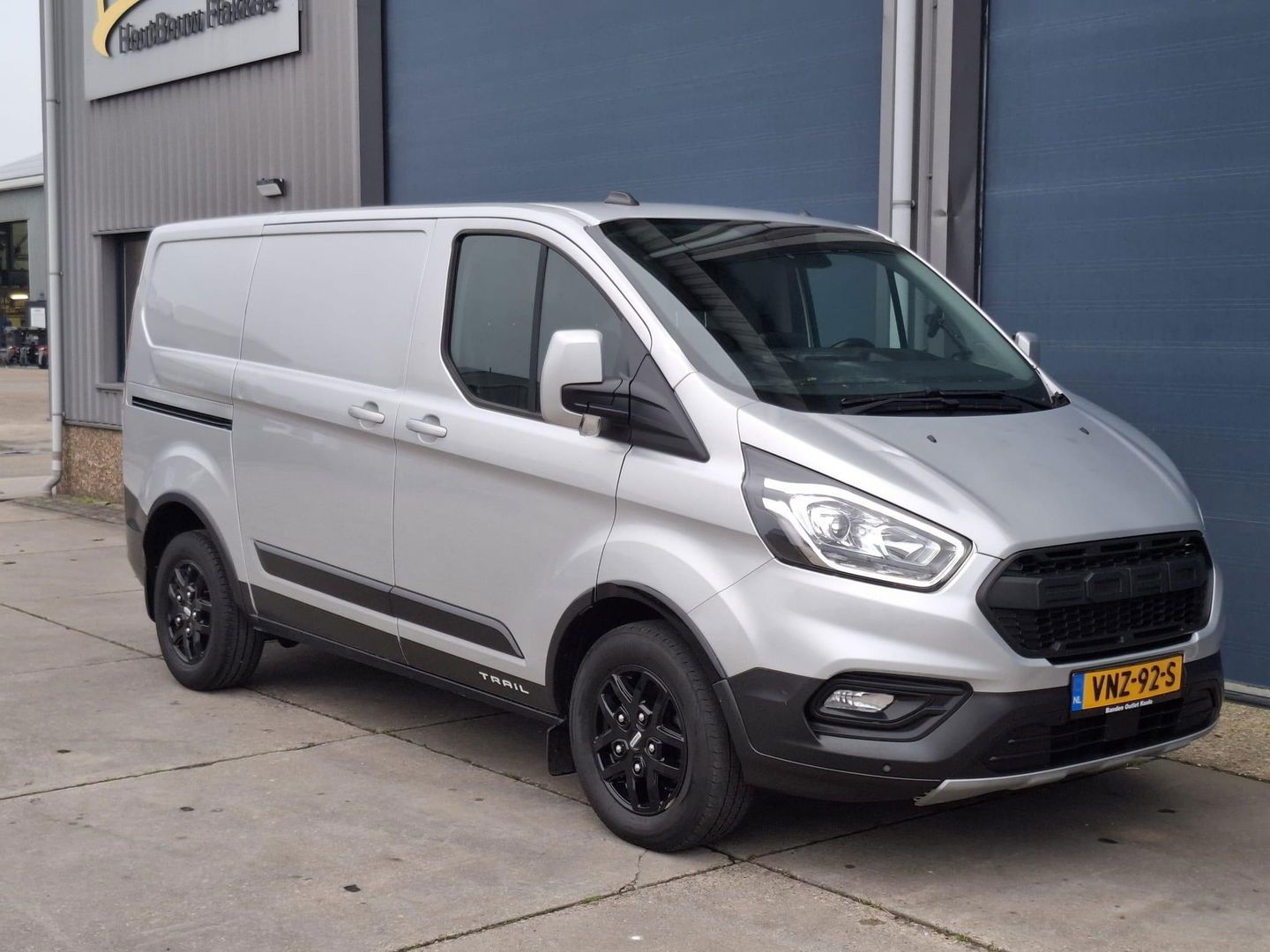 Ford Transit Custom 340 2.0 TDCI L1H1 Trend TRAIL UITVOERING / LED / CRUISE CONTROLE / CARPLAY / TREKHAAK / LEER