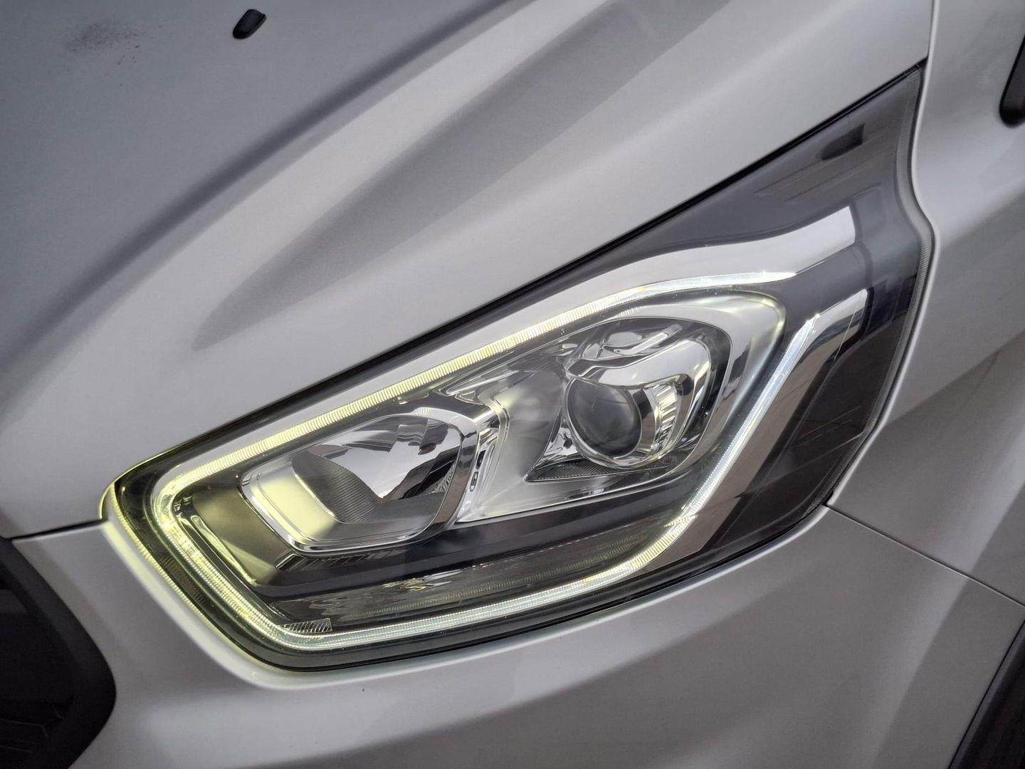 Ford Transit Custom 340 2.0 TDCI L1H1 Trend TRAIL UITVOERING / LED / CRUISE CONTROLE / CARPLAY / TREKHAAK / LEER