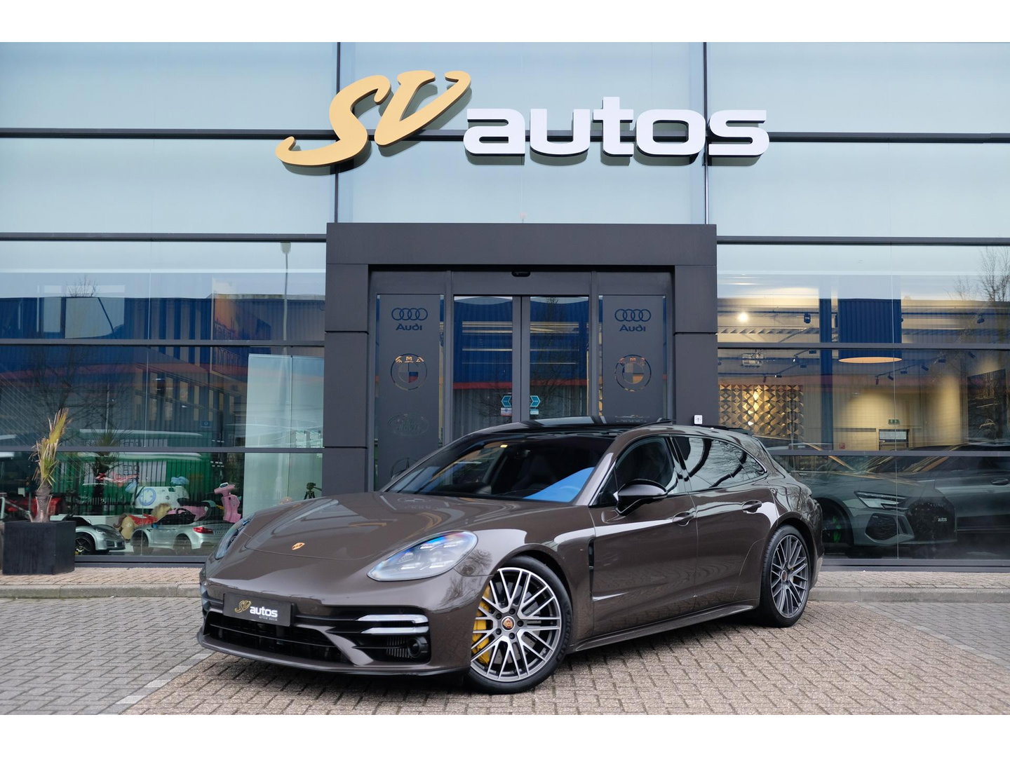Porsche Panamera Sport Turismo 4.0 V8 Turbo S 700pk E-Hybrid Panoramadak Keramisch Luchtvering 4-wielsturing NLauto 1e eigenaar!