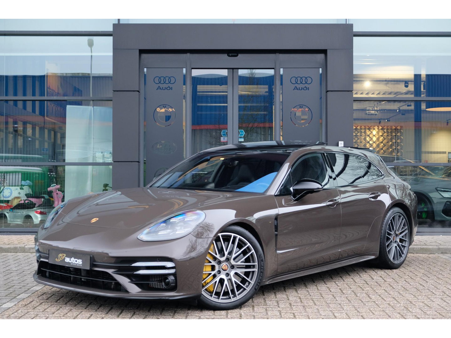 Porsche Panamera Sport Turismo 4.0 V8 Turbo S 700pk E-Hybrid Panoramadak Keramisch Luchtvering 4-wielsturing NLauto 1e eigenaar!
