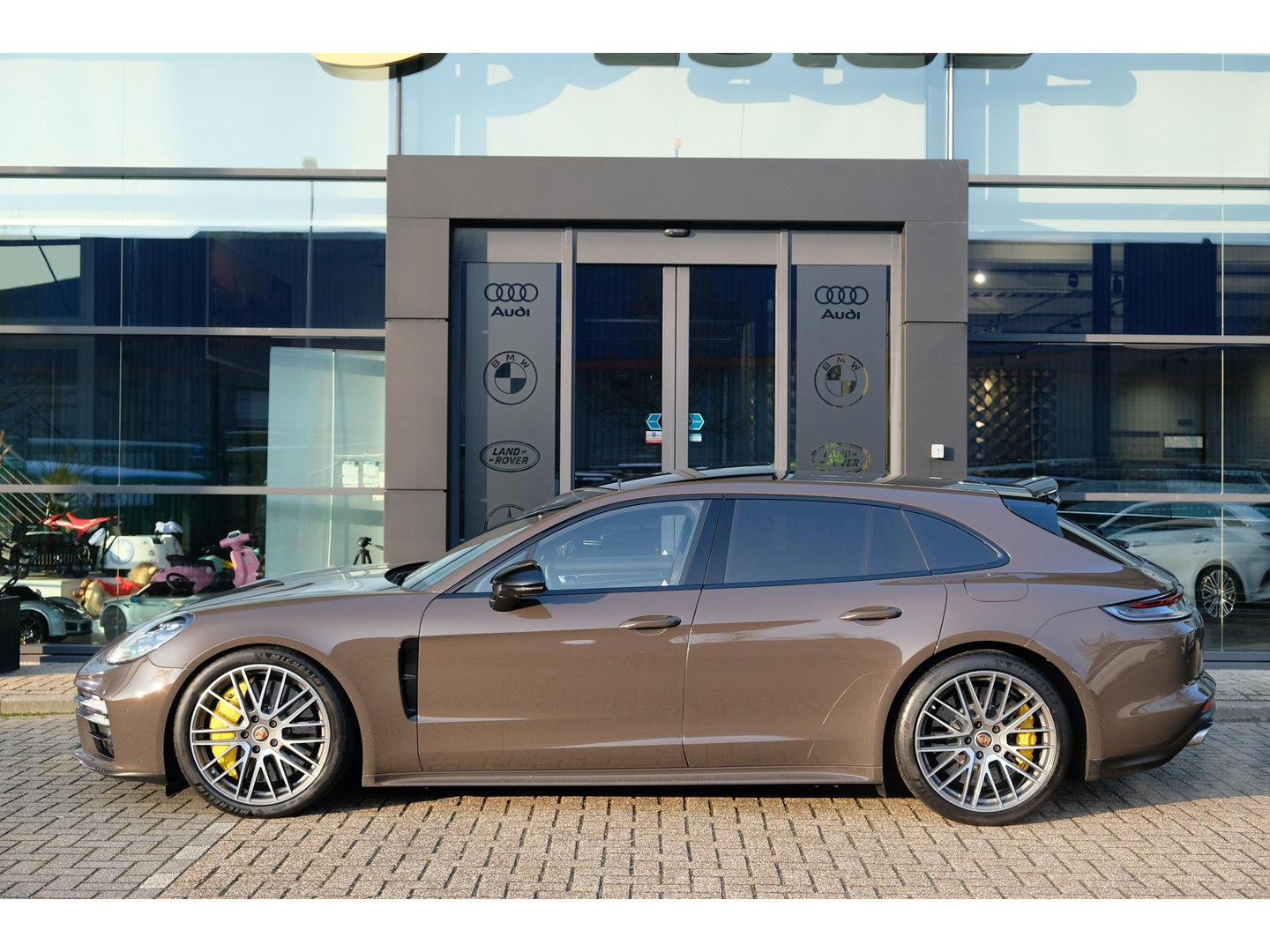 Porsche Panamera Sport Turismo 4.0 V8 Turbo S 700pk E-Hybrid Panoramadak Keramisch Luchtvering 4-wielsturing NLauto 1e eigenaar!