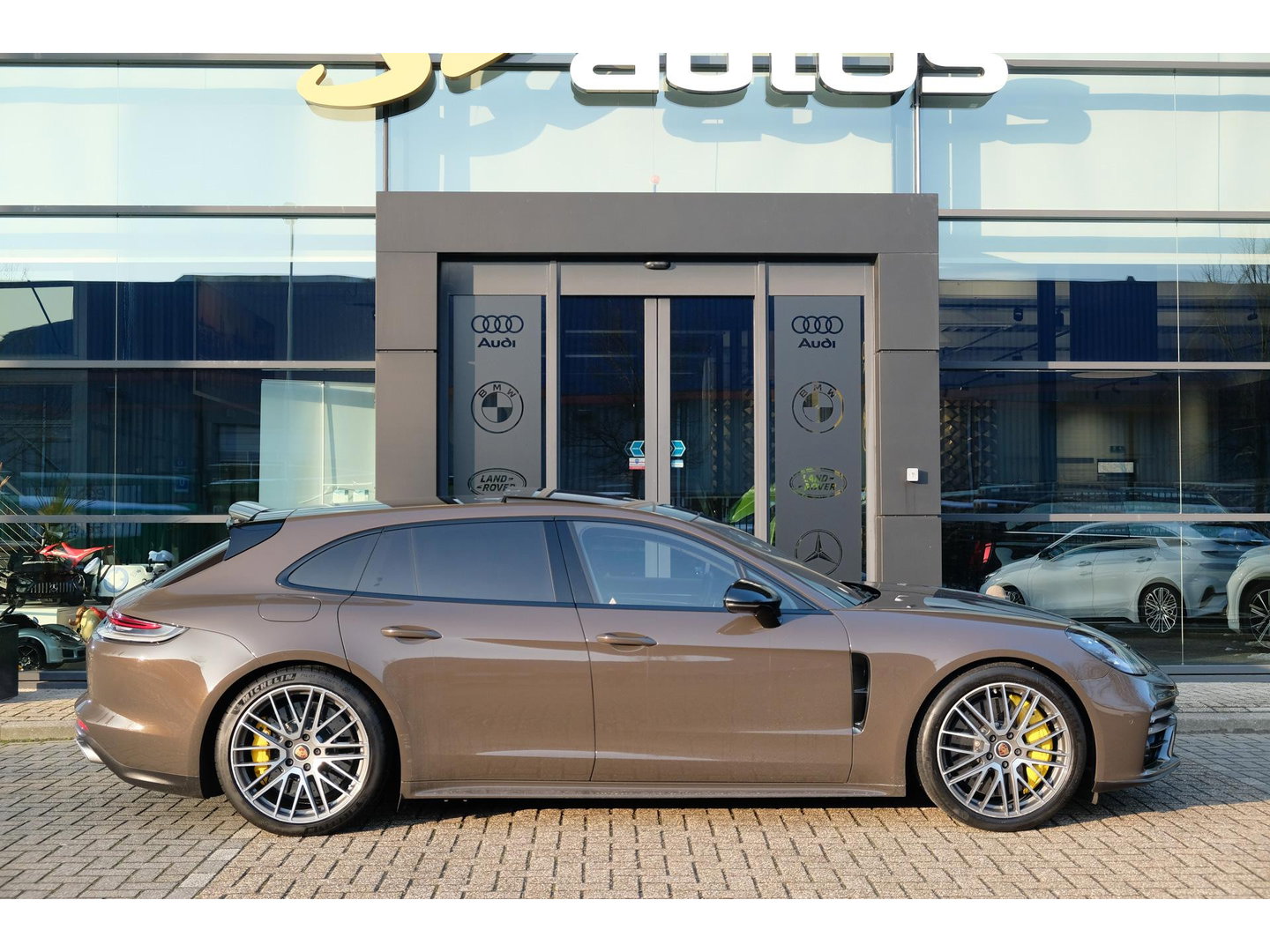 Porsche Panamera Sport Turismo 4.0 V8 Turbo S 700pk E-Hybrid Panoramadak Keramisch Luchtvering 4-wielsturing NLauto 1e eigenaar!