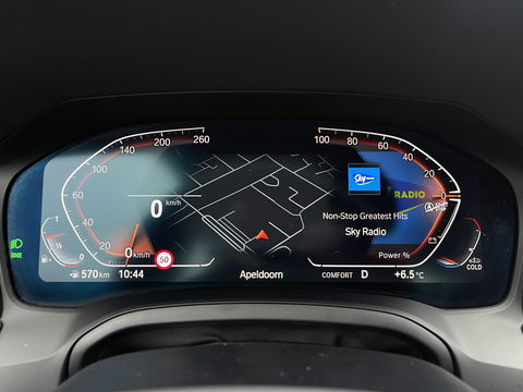 BMW 3 Serie 318i High Executive Edition | Apple Carplay | Sfeerverlichting | Keyless Go | Stop&Go | Airconditioning | Parkeersensoren |