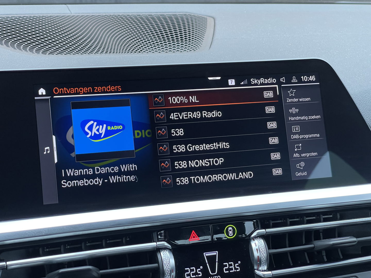 BMW 3 Serie 318i High Executive Edition | Apple Carplay | Sfeerverlichting | Keyless Go | Stop&Go | Airconditioning | Parkeersensoren |