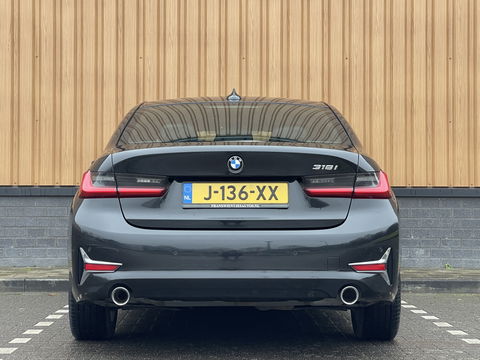 BMW 3 Serie 318i High Executive Edition | Apple Carplay | Sfeerverlichting | Keyless Go | Stop&Go | Airconditioning | Parkeersensoren |